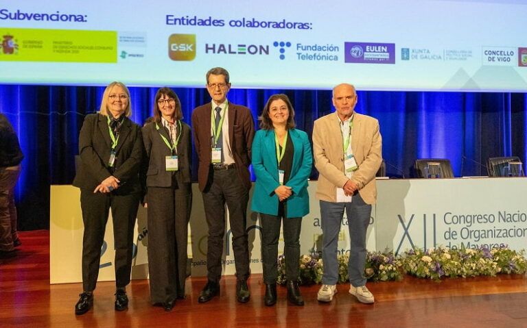 Expertos reclaman transformar los hospitales en espacios amigables con las personas mayores