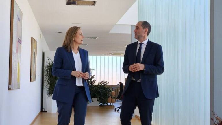 Luisa Sánchez compromete a colaboración da Deputación de Pontevedra na posta en marcha da próxima edición de Navalia, a Feira Internacional da Industria Naval