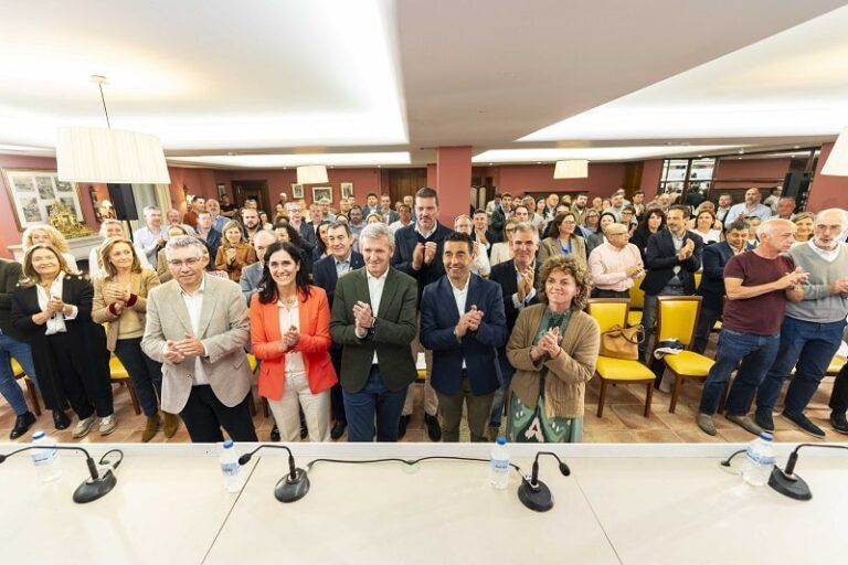 Rueda y Luis López activan en Redondela la maquinaria electoral del PP de Pontevedra con un mensaje de unidad y gestión