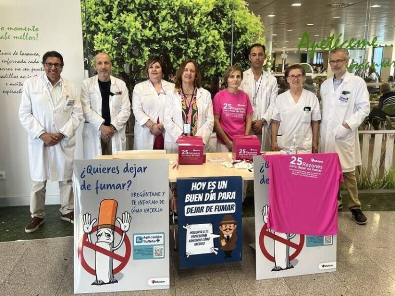 O Hospital Álvaro Cunqueiro súmase ao Día Mundial sen Tabaco cunha mesa informativa