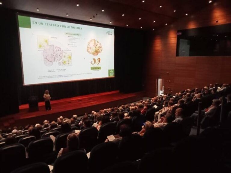 Vigo se une a la lucha contra el Alzheimer con una charla para promover hábitos de vida saludable