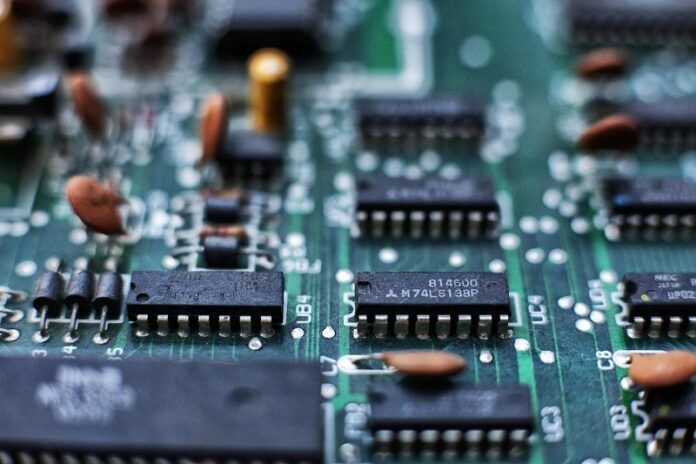 circuit-4448937_1280