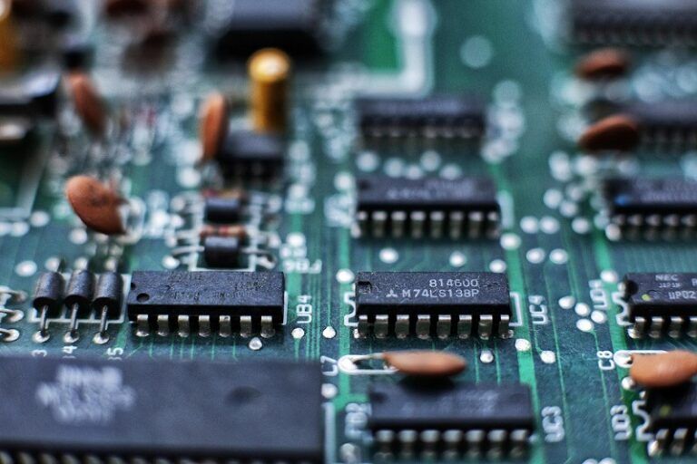 Vigo afianza su liderazgo tecnológico con una nueva subvención del PERTE Chip para la planta de fotónica de Zona Franca