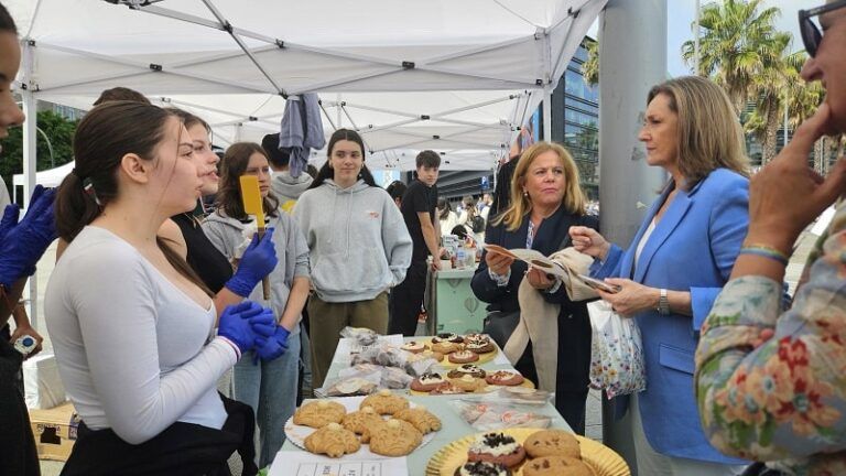 A Deputación organiza un mercado en Vigo para visibilizar o traballo dos centros educativos que participaron no programa provincial DepoEmprende