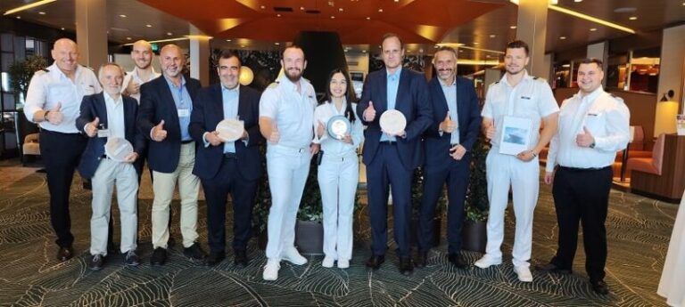 El Puerto de Vigo da la bienvenida a la naviera TUI Cruises con una escala inaugural