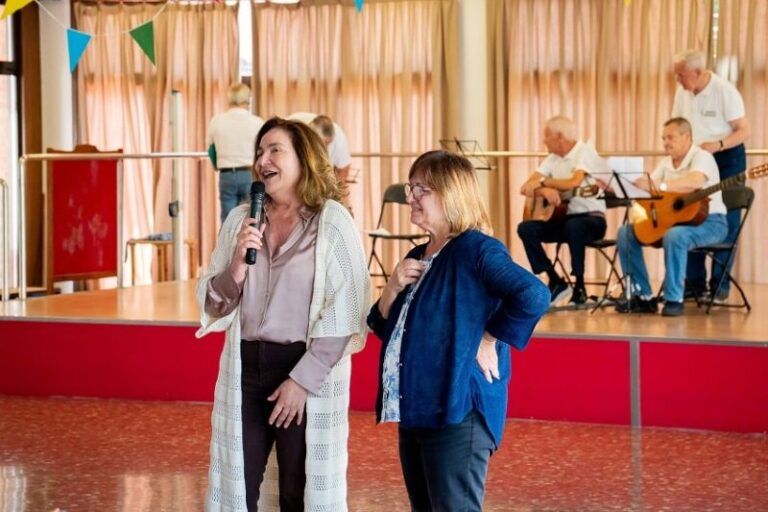 Ana Ortiz participa en las actividades de fin de curso del Centro Sociocomunitario de O Calvario