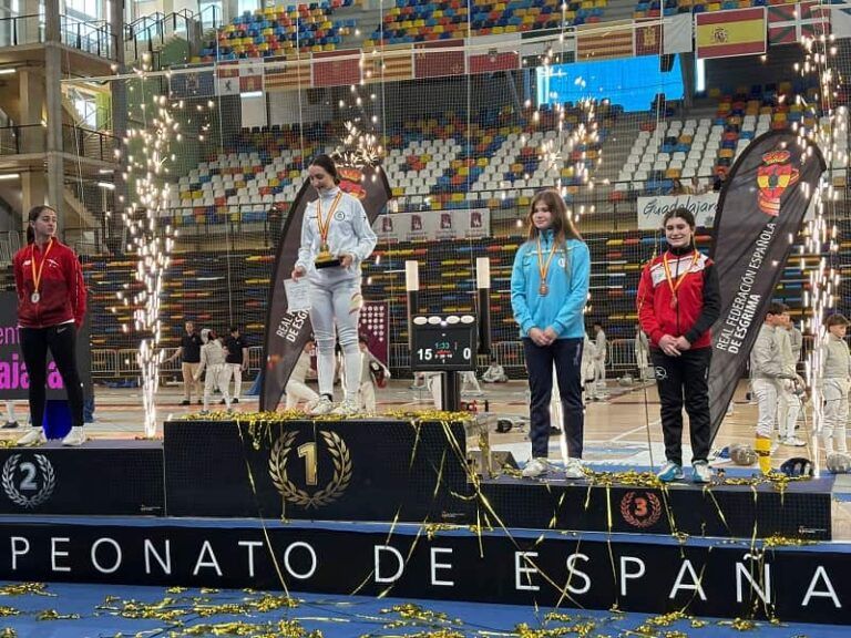 El Club El Olivo de Vigo, bicampeón de España en esgrima femenina M15