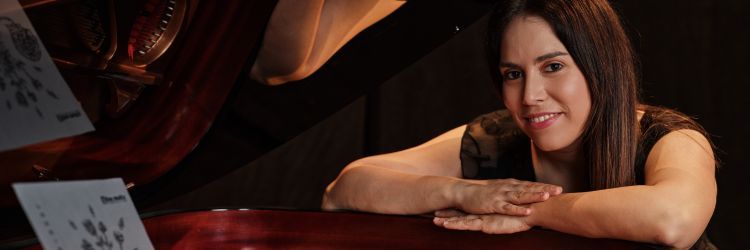 Elsa Muñiz transforma la música instrumental en relato emocional con su nuevo libro-disco, New Beginnings