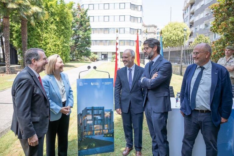 La Zona Franca e INDRA Group firman el acuerdo para establecer en Vigo el Centro de Excelencia de Aeroespacial y Defensa de INDRA