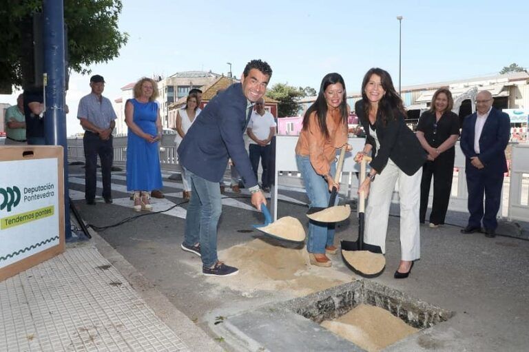 Luis López destaca los 660.000 € de inversión en la mejora de las avenidas del Rebullón y Puxeiros, en Mos, como muestra de la apuesta de la Diputación por la red viaria