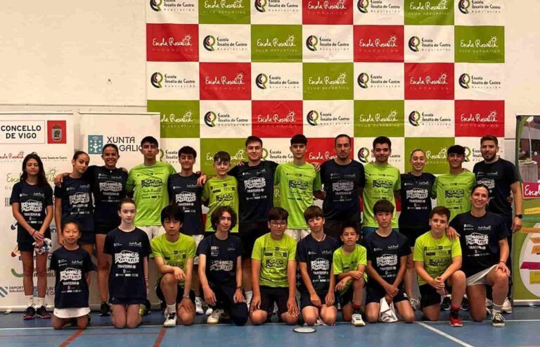 El Escola Rosalía Mingos femenino, subcampeón de Galicia en la Liga de Clubs de Bádminton