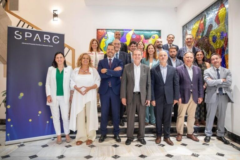 SPARC sella su acuerdo de inversión con Indra Group, la Sociedad Española para la Transformación Tecnológica (SETT) y Vigo Activo para consolidar su planta de fotónica en Vigo