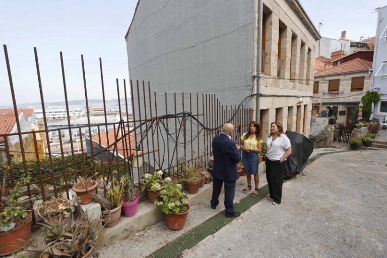 El Consorcio Casco Vello adquiere un solar en la Praza do Peñasco para construir nueva vivienda pública