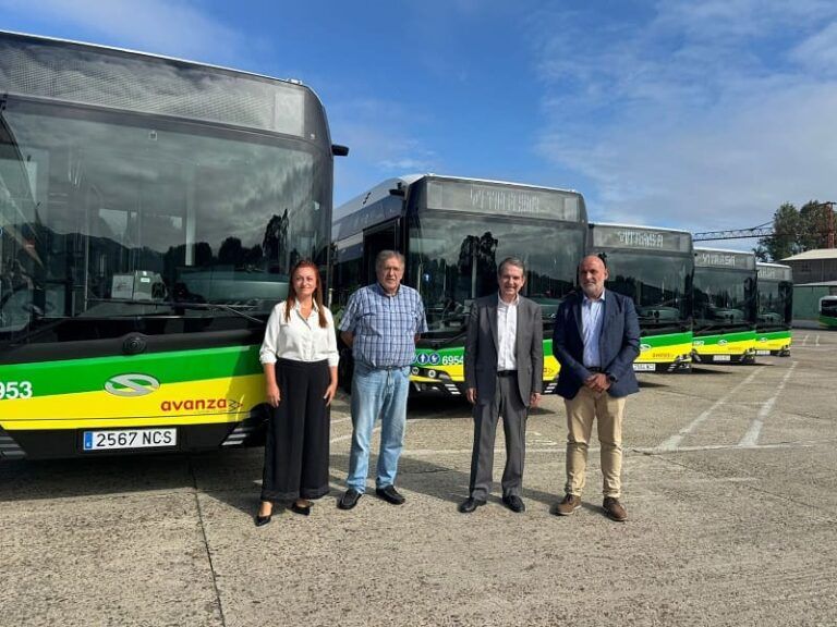 Vigo estrena el primer autobús híbrido Solaris Urbino 12 con tecnología de última generación