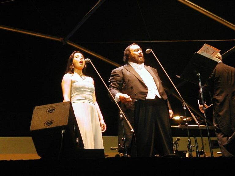 Baiona acoge un recital de ópera en homenaje a Montserrat Caballé y Luciano Pavarotti
