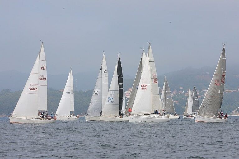 Urbapaz se corona en la Regata Rías Baixas tras una edición marcada por la niebla