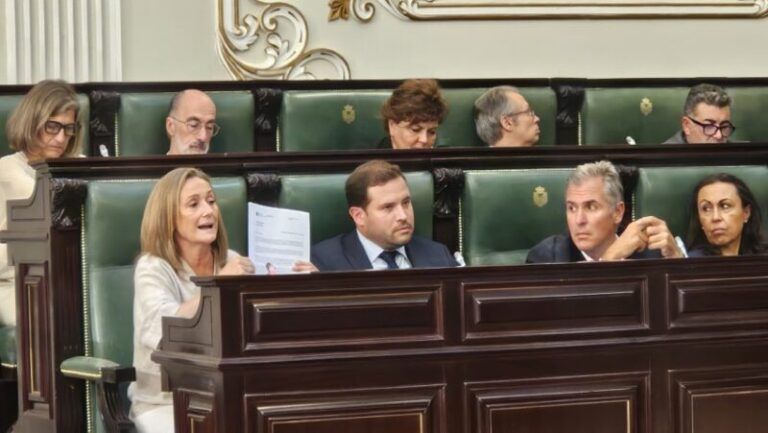 Luisa Sánchez acusa ao PSOE da doble vara de medir segundo se debata a mesma moción no concello de Vigo ou na Deputación e destaca que o PP votou a favor de restituir Vigo como sede do exame MIR