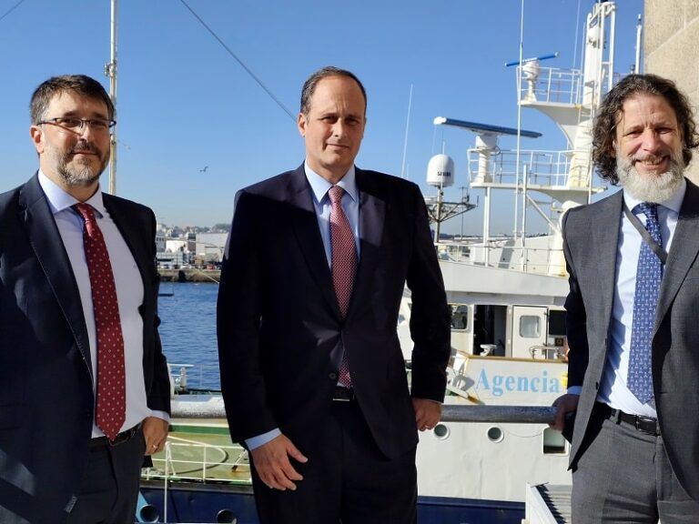 Melgar deja la Autoridad Portuaria de Vigo y cede el testigo al vigués Rubén Marín