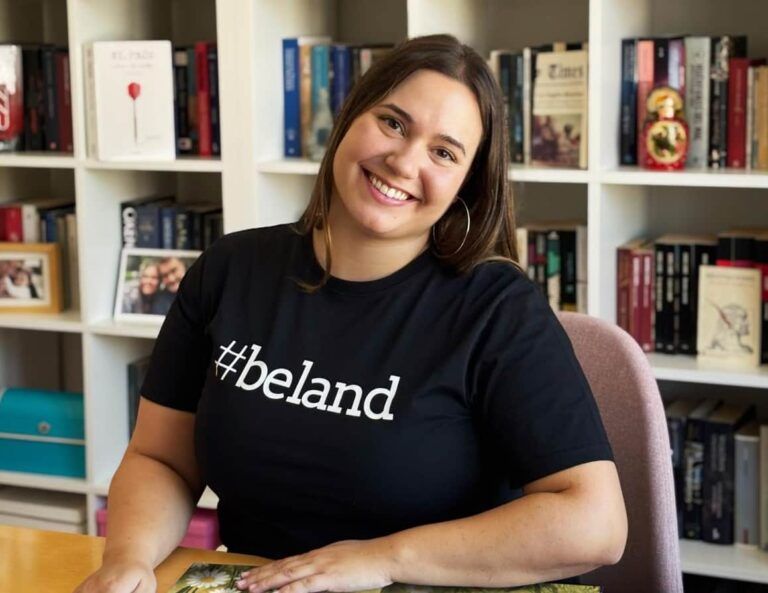 “Beland, mi lugar en el mundo”: la viguesa Laura Torres publica un cuento solidario que busca convertirse en Palabra del Año