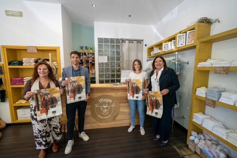 Ana Ortiz participa en la presentación de la nueva campaña «Volta ao Comercio» en el barrio vigués de As Travesas