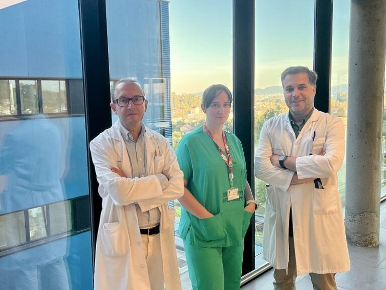 Nace una niña sana en Vigo tras una compleja cirugía de aorta a su madre embarazada de 24 semanas en el Hospital Álvaro Cunqueiro