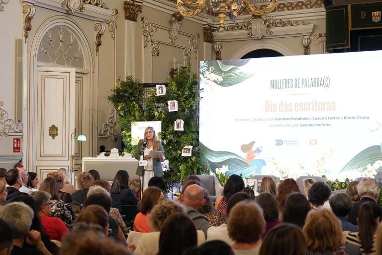 La Deputación cierra el programa “Mulleres de palabra(s)” con un homenaje literario a María Oruña, Arantza Portabales y Susana Fortes