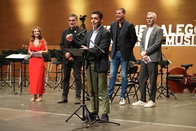 Luis López reivindica ás bandas populares como “os compositores da banda sonora da provincia” e anuncia 200.000 euros en axudas da Deputación