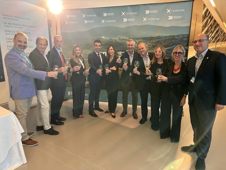 Luis López promociona las Rías Baixas en Zaragoza como un destino para disfrutar todo el año