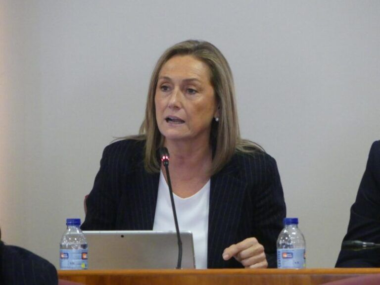 Luisa Sánchez advierte que el “hachazo” de la basura del gobierno de Caballero se extiende al IBI y al agua, que es la más cara de Galicia