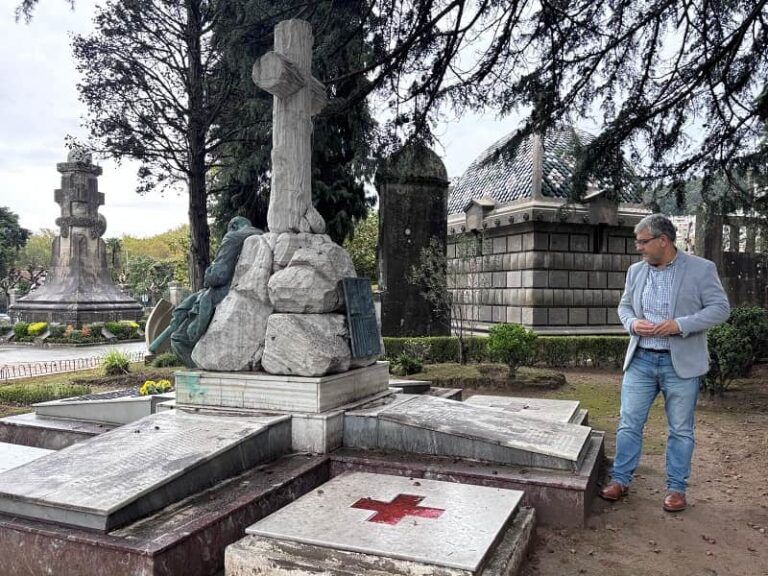 El PP de Vigo reclama medidas de seguridad en los cementerios tras el robo de piezas de un mausoleo en Pereiró