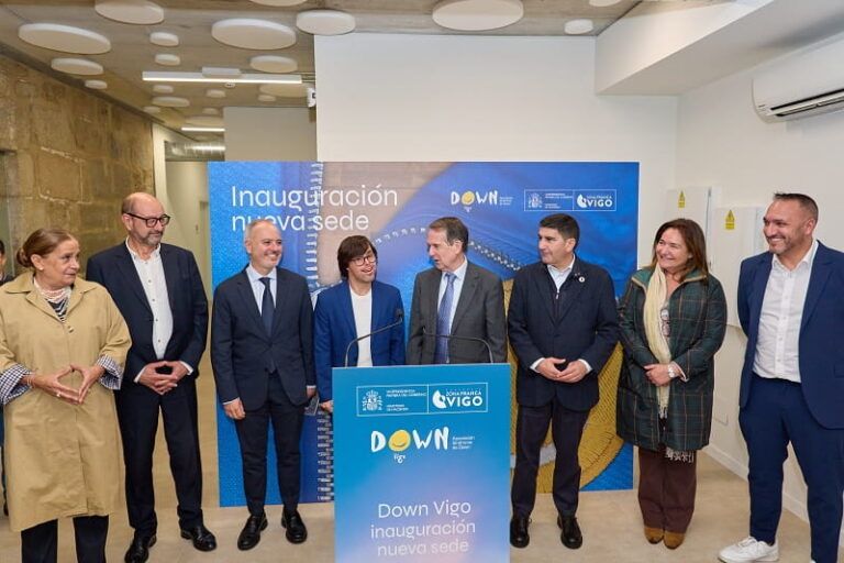La nueva sede de Down Vigo en el corazón de la ciudad celebra la economía de las personas