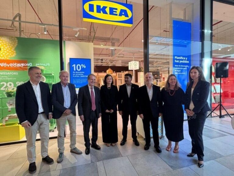 Caballero celebra la apertura del nuevo espacio de IKEA en Vialia y augura un “gran éxito” para la marca en Vigo