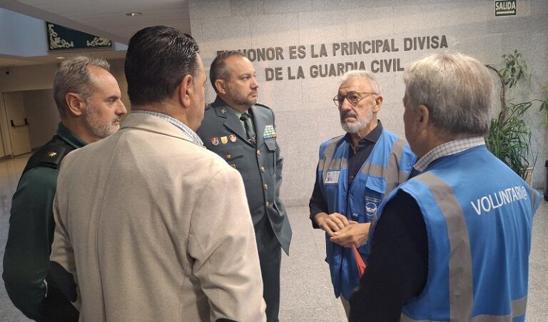 La Guardia Civil se suma un año más a la Gran Recogida del Banco de Alimentos en Pontevedra
