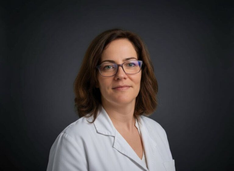 La doctora Manuela Barrio, nueva presidenta de la Sociedade Galega de Rehabilitación