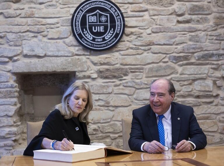 Kerry Kennedy, presidenta de la Fundación Robert F. Kennedy Human Rights, visita Galicia invitada por Afundación y la UIE