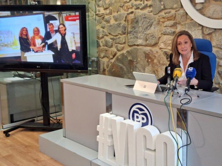 Luisa Sánchez reclama a Carmela Silva que aclare sus vínculos con la ‘fontanera’ del PSOE, Leire Díez, a la que mostró públicamente su gran afecto