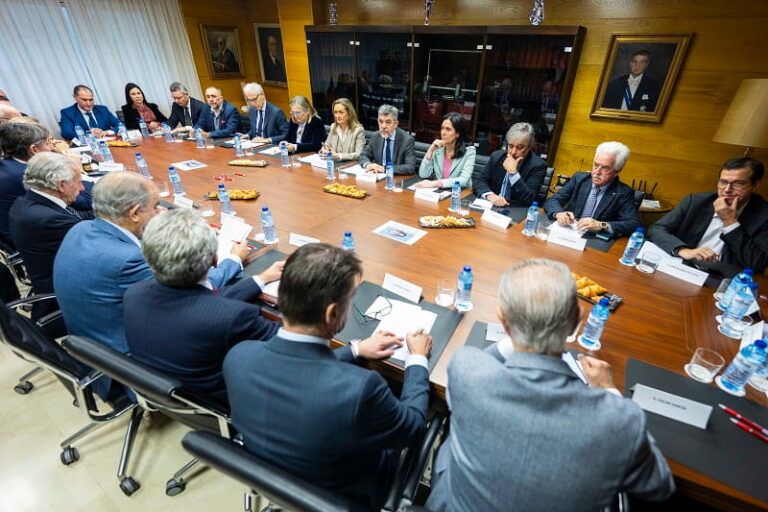 El PPdeG promete “alternativas serias” al empresariado vigués frente al “show político” del alcalde