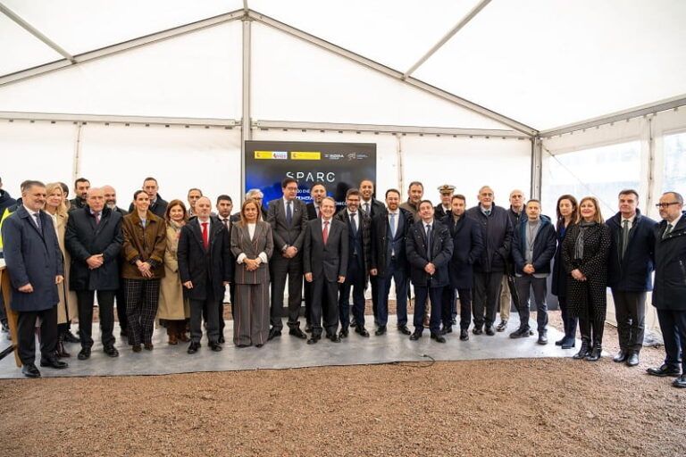 Vigo coloca la primera piedra de la primera fábrica de chips fotónicos de España