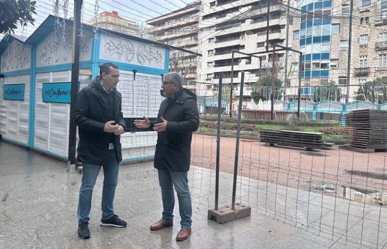 Las casetas navideñas siguen ocupando la Alameda de Vigo pese a haber vencido el permiso