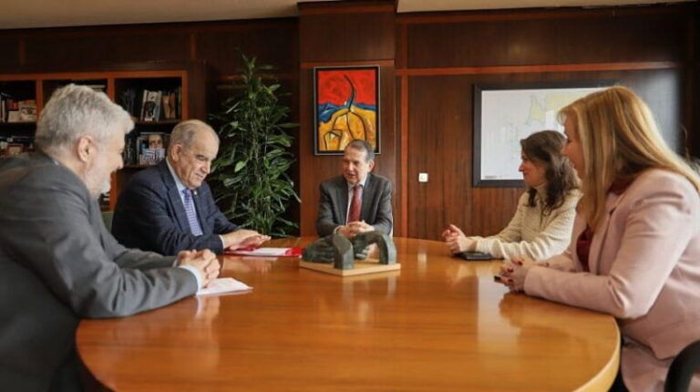Concello e Cámara de Comercio colaboran na organización de cursos de formación xuvenil na Casa da Xuventude