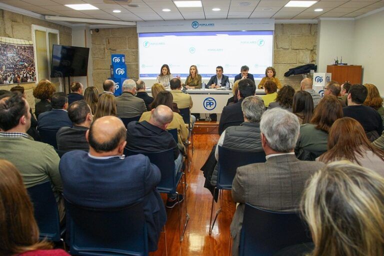 El PP eleva la presión al Gobierno por la dependencia: exige 900 millones “adeudados” a la provincia de Pontevedra