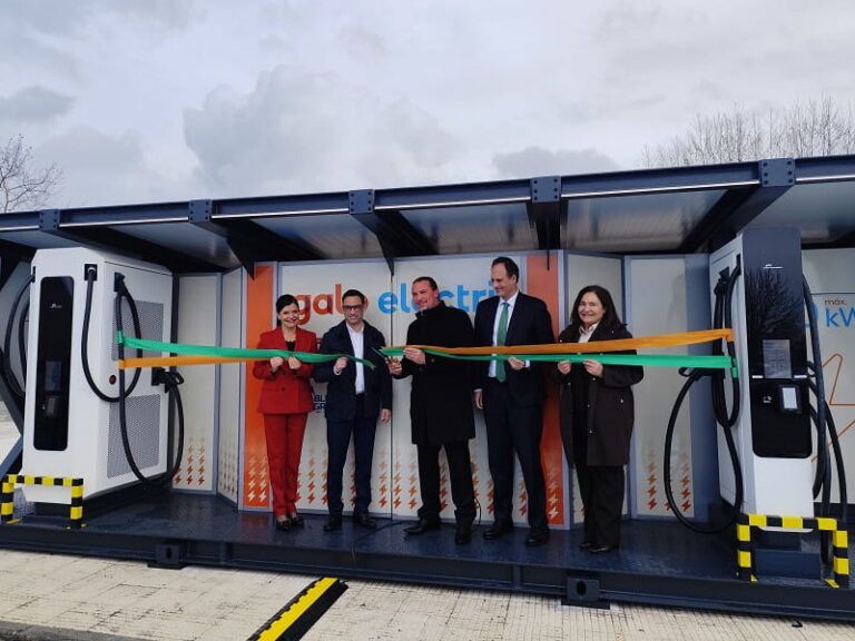 El Puerto de Vigo prueba una electrolinera que reutiliza baterías usadas y acelera la economía circular