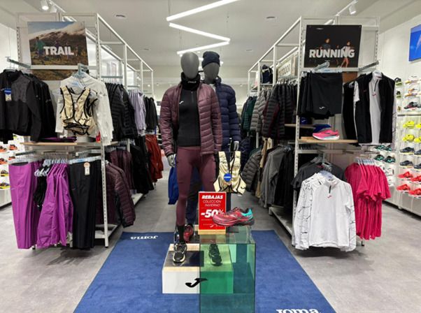 Joma abre en Vialia Vigo una tienda de 200 metros cuadrados con descuentos de hasta el 50%