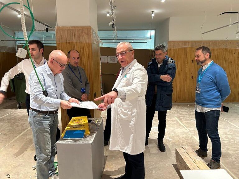 Los pacientes puntúan con sobresaliente la atención del Hospital de Día Oncohematológico del Álvaro Cunqueiro