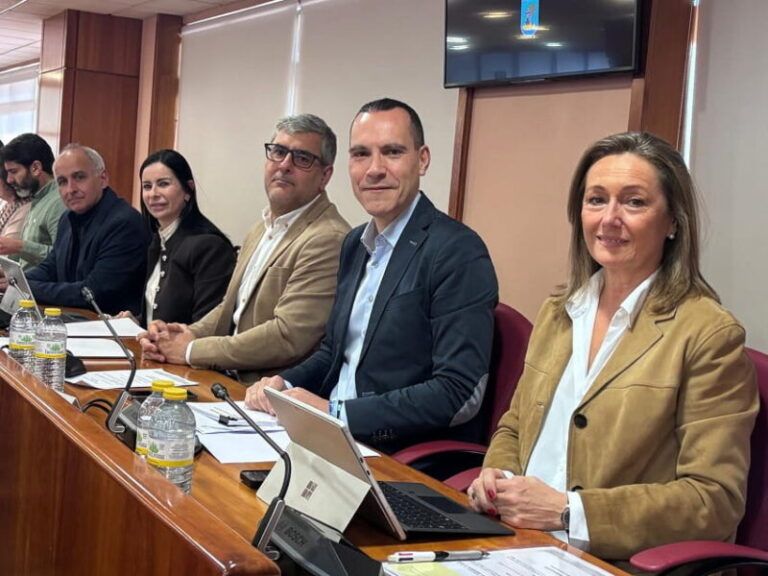 Luisa Sánchez pide que Caballero explique por qué no valora los méritos del IISGS, Olimpia Valencia y Fernando Mouriño para ser premiados por la ciudad