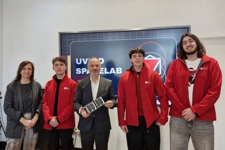 BIXO, la misión biológica del UVigo SpaceLab, entra en su fase final antes de su lanzamiento al espacio
