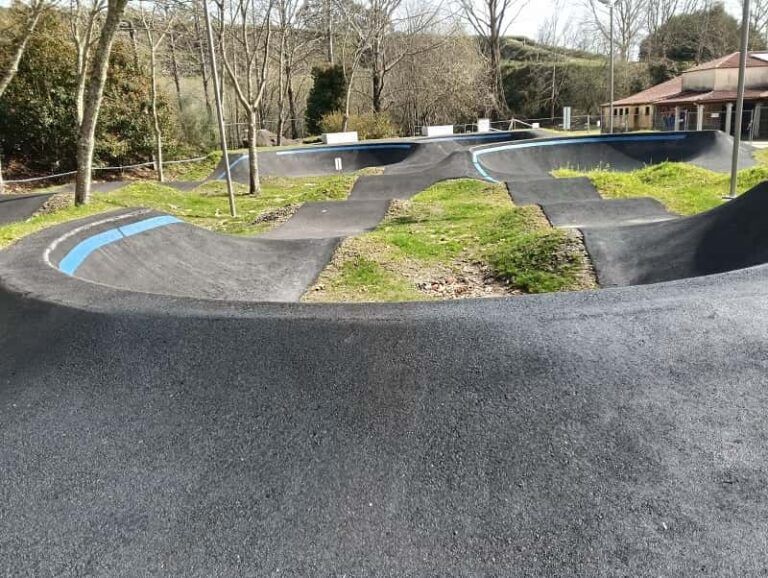Vilaboa estrena una de las pistas de pump track más completas de la comarca
