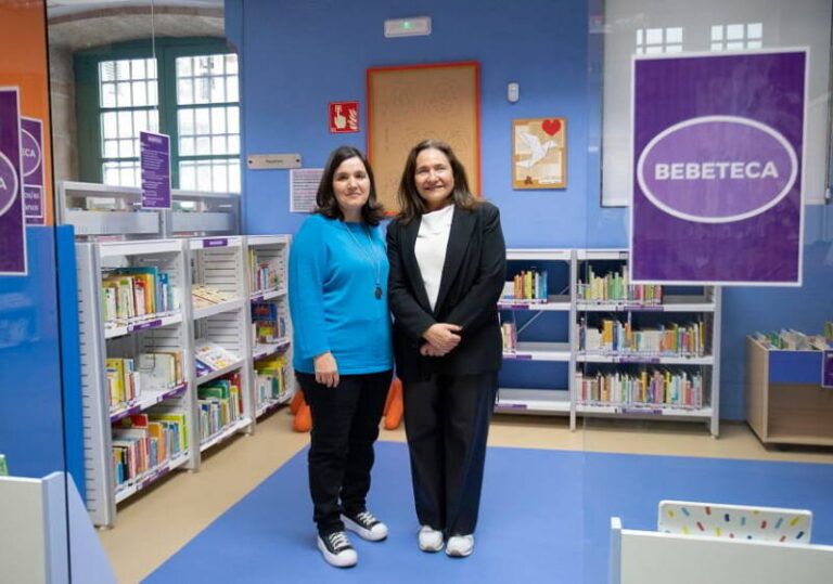 Ana Ortiz anima a participar en las actividades de la Biblioteca Juan Compañel de Vigo por el Día del Libro