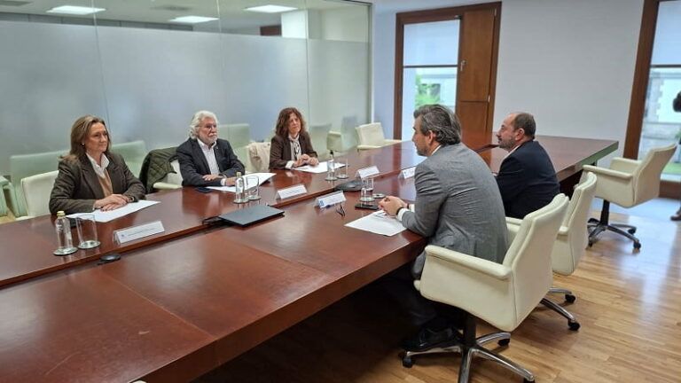 El PP de Vigo presiona a Caballero con Peinador: “Diez millones gastados y cero rutas consolidadas”