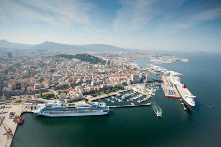 Vigo vivirá una jornada histórica de cruceros con dos grandes barcos y más de 4.000 pasajeros